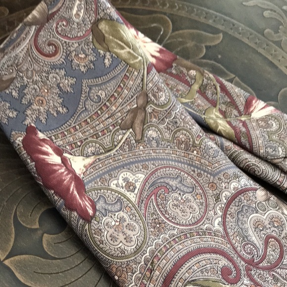 Vintage Bill Blass Floral and Paisley Tie - Picture 9 of 9